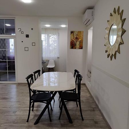 Modern Apartment In The Center With The View Of The Majestic Ararat エレバン エクステリア 写真