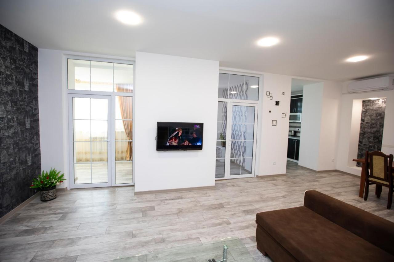 Modern Apartment In The Center With The View Of The Majestic Ararat エレバン エクステリア 写真