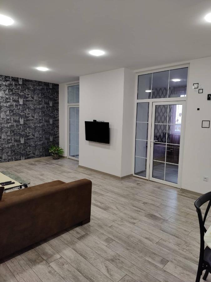 Modern Apartment In The Center With The View Of The Majestic Ararat エレバン エクステリア 写真
